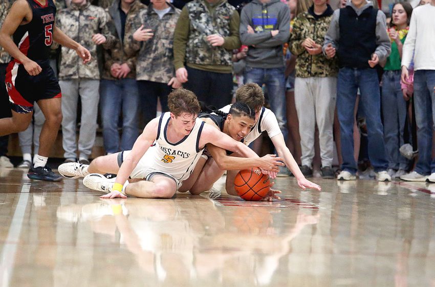 Class A SoDak 16 Roundup - Sioux Valley holds off Lakota Tech for state tourney berth 